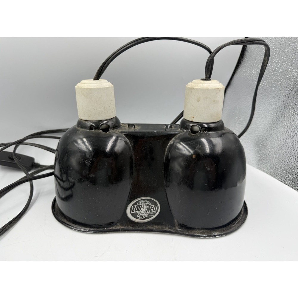 ZOO MED Laboratories Desert Heat Dual Lighting LF-19 (No Light Bulbs)